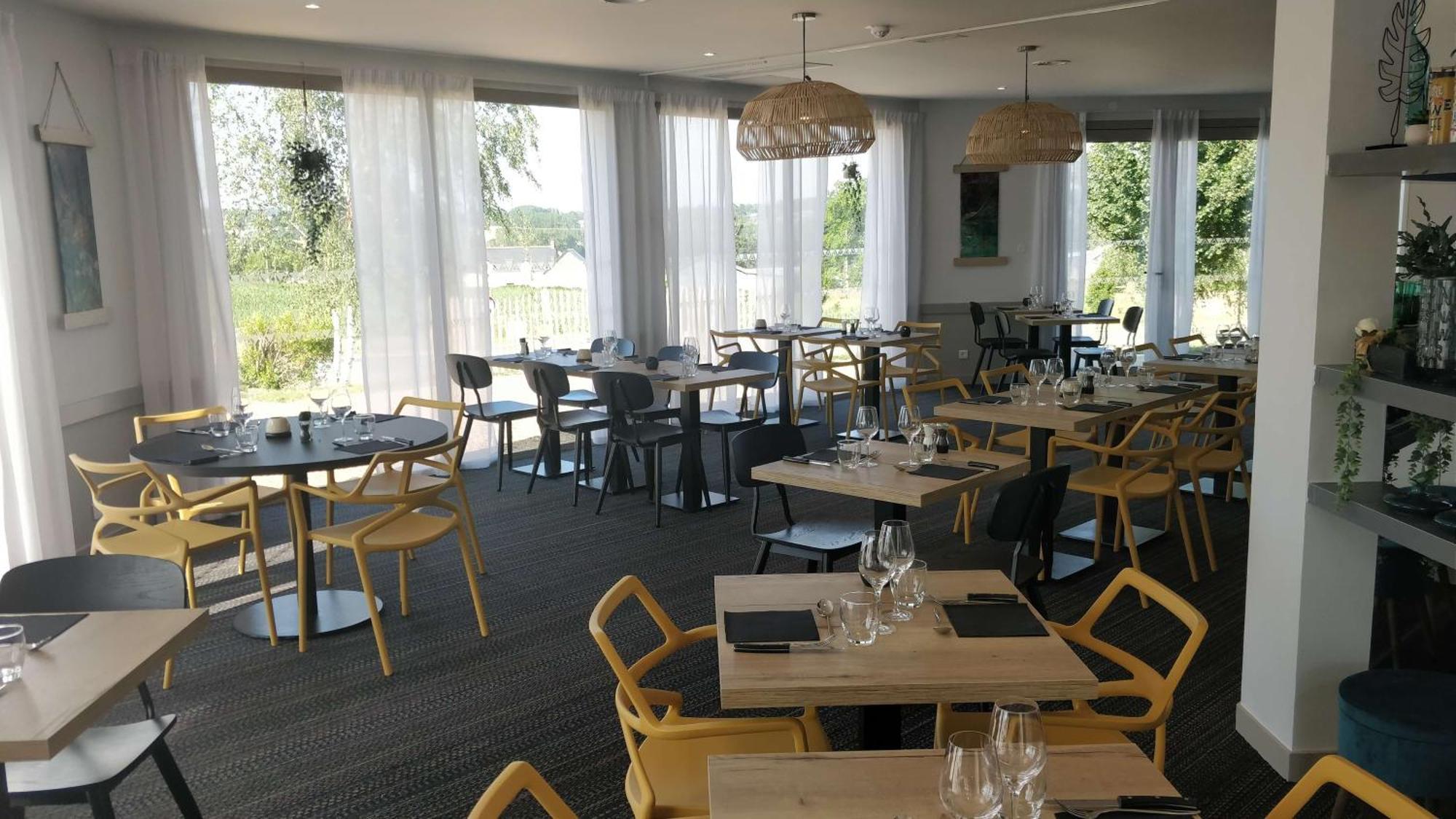 Brit Hotel Au Pays De Vitre Etrelles ภายนอก รูปภาพ